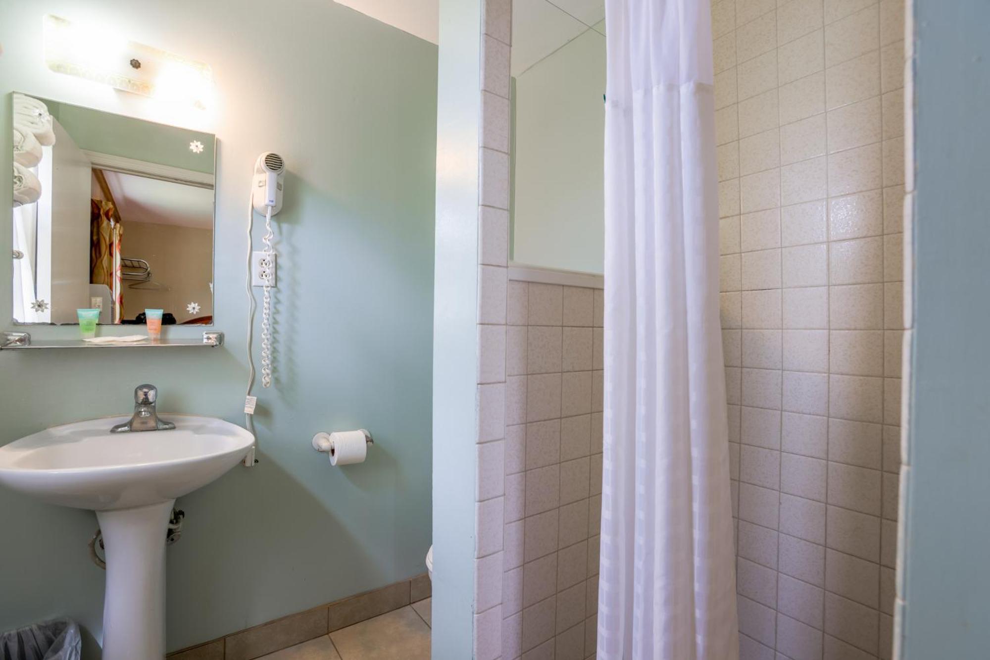 Relax By Oyo I-81 Hotel 3*