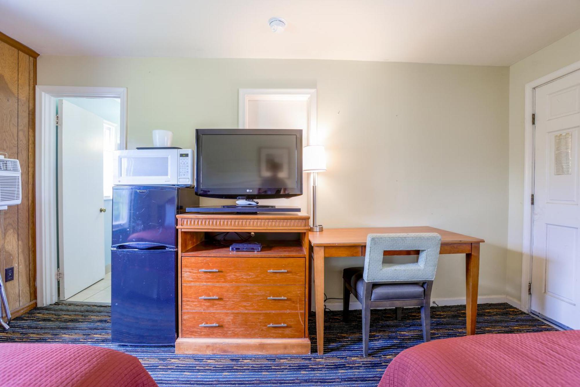 Relax By Oyo I-81 Hotel