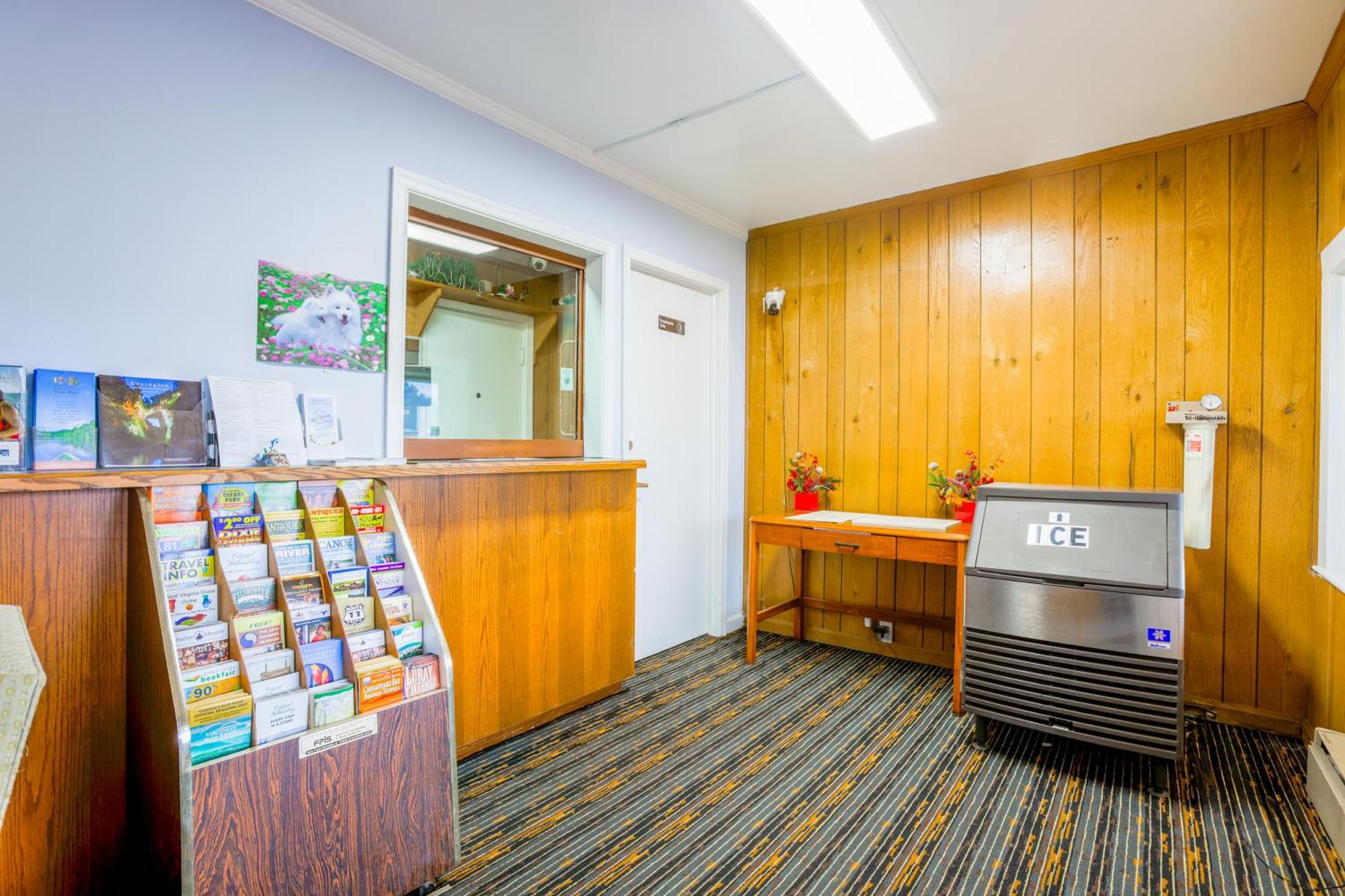 Hotel Relax By Oyo I-81 3*